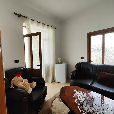 Bujari Guesthouse Berat Exterior foto