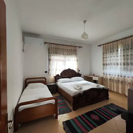 Bujari Guesthouse Berat Exterior foto
