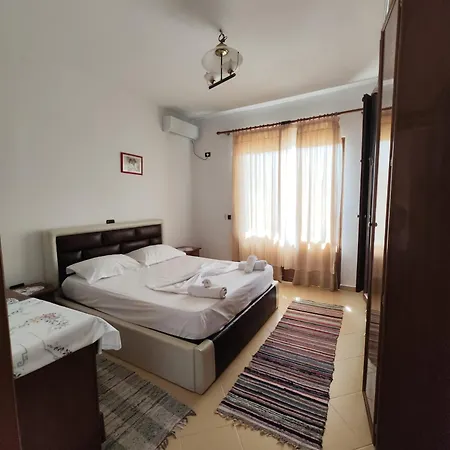 Bujari Guesthouse Berat Exterior foto