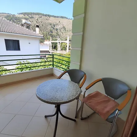 Bujari Guesthouse Berat Exterior foto
